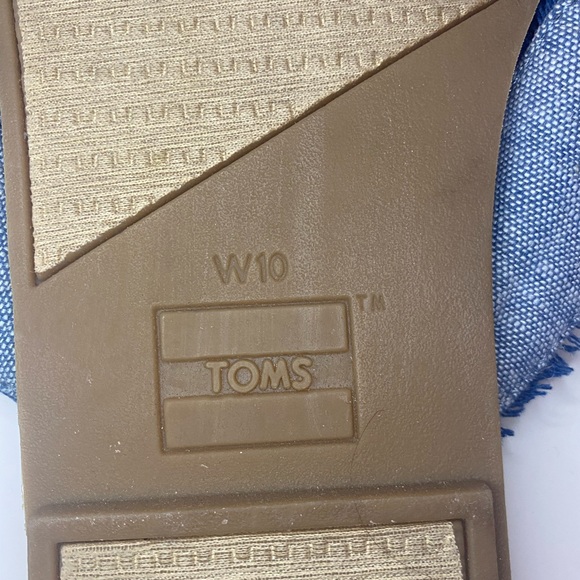 ⭐️ TOMS Sandals - Picture 4 of 4
